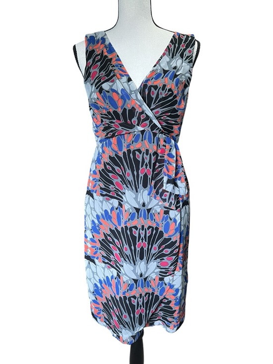 Banana Republic Dresses & Skirts - Banana Republic Sleeveless V-Neck Floral Wrap Dress size 2